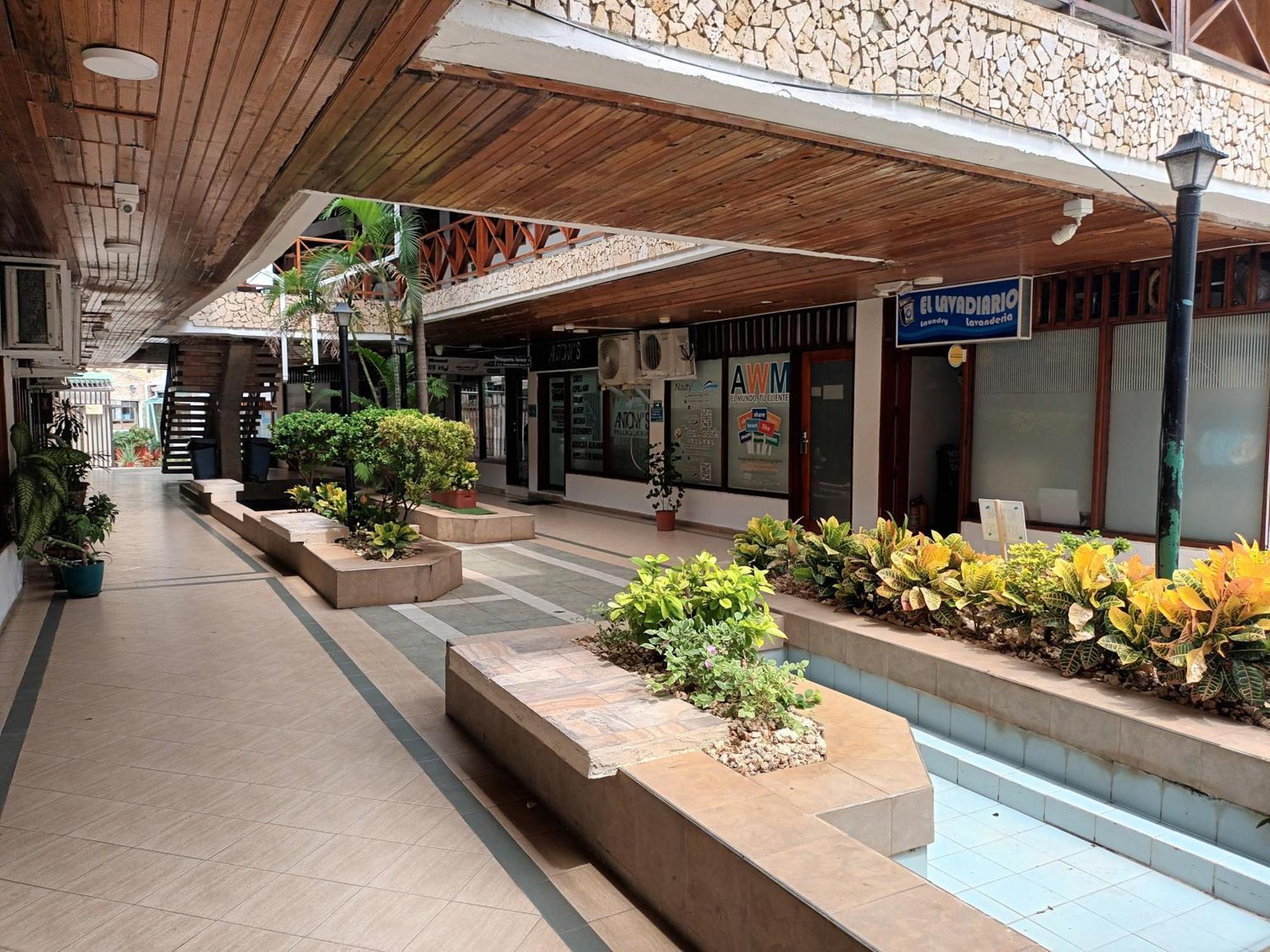 Confortable Y Central Habitacion A 1 Cuadra De La Playa Apartment San Andres  Exterior photo